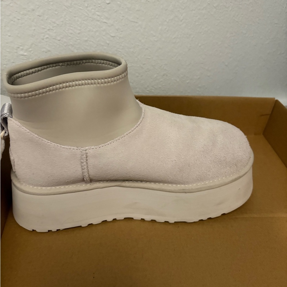 UGG Women's Cream Platform Boots - Picture 4 of 9